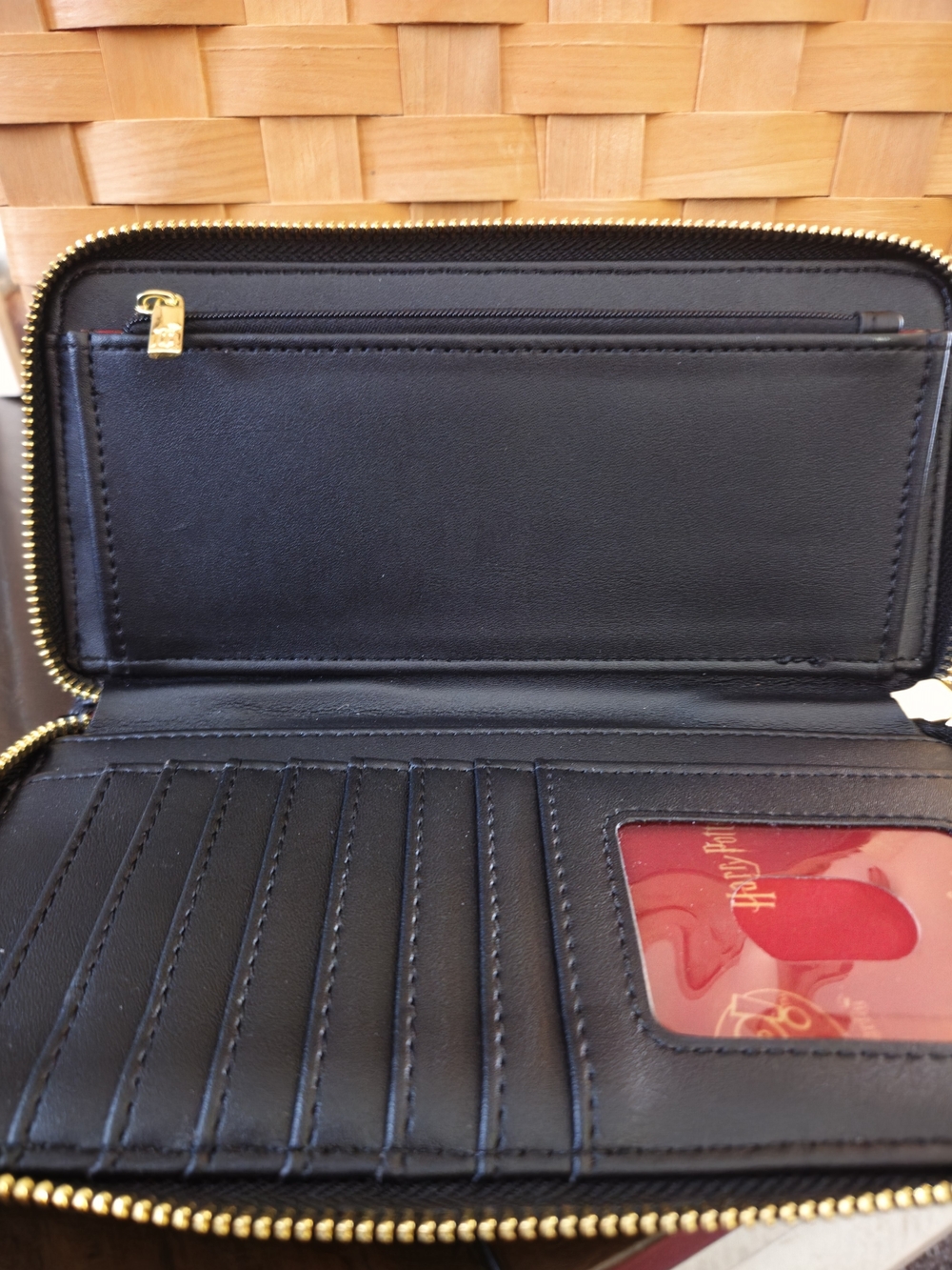 Loungefly Harry Potter - With Dobby Face Detail Zip Around Wallet - Picture 6 of 10
